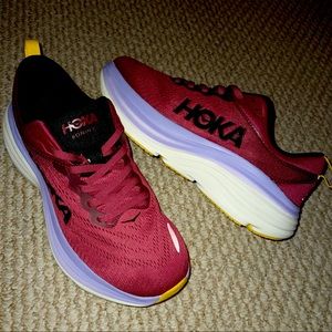 HOKA BONDI 8 one one